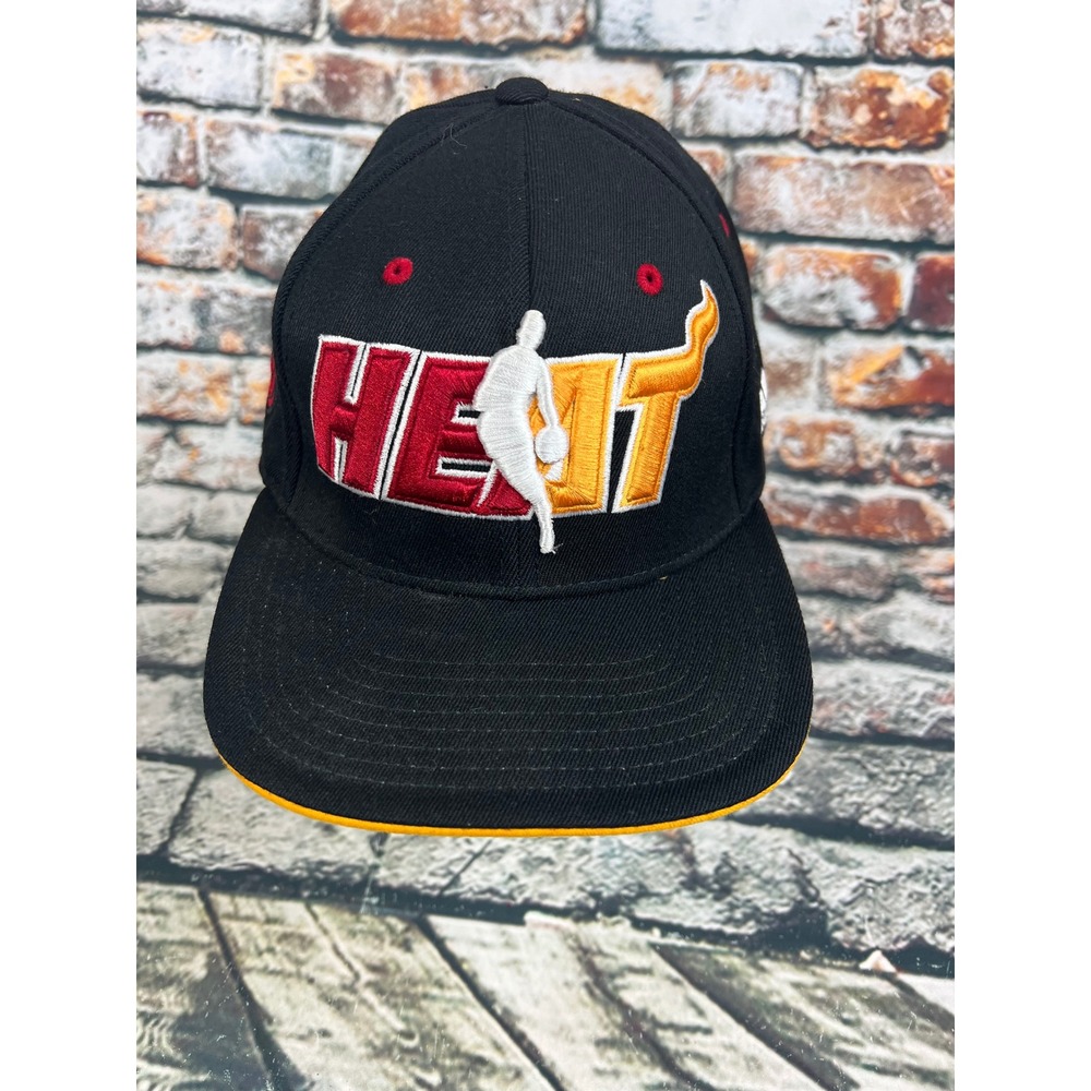 Miami Heat NBA Adidas Draft Cap Flexfit L/XL Black Red Basketball Hat‎